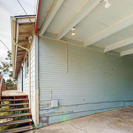 Sakina'S Paradise Two Newport Exterior photo